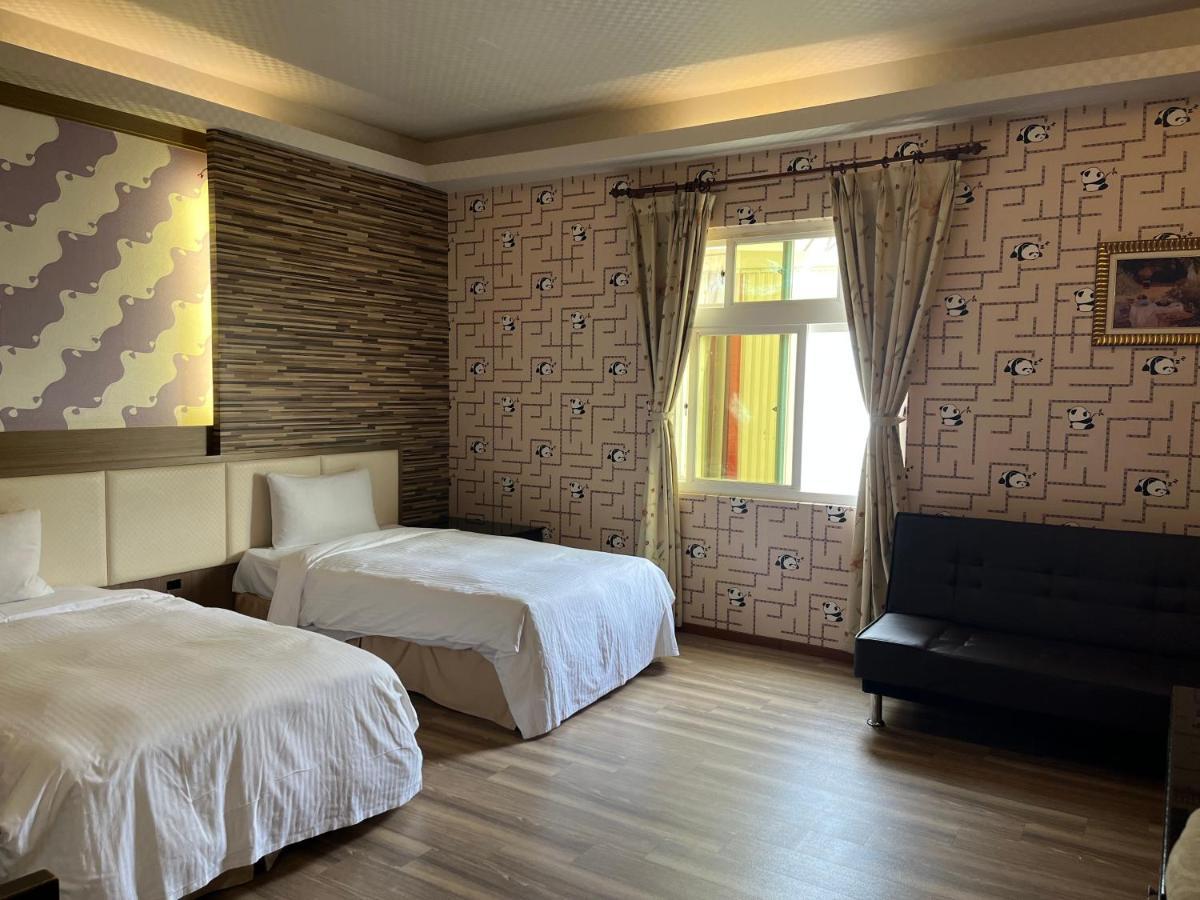 Hua Xiang Motel - Fengshan Kaohsiung Bagian luar foto