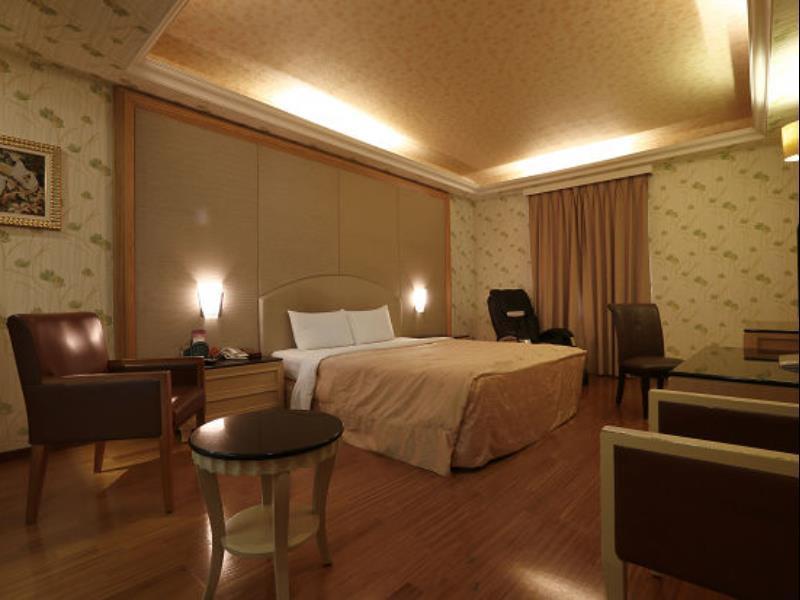 Hua Xiang Motel - Fengshan Kaohsiung Bagian luar foto