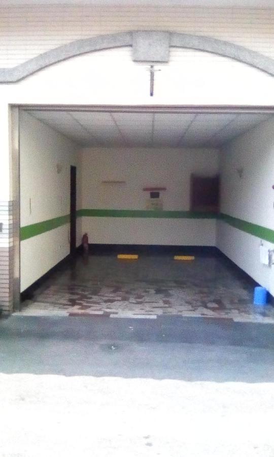Hua Xiang Motel - Fengshan Kaohsiung Bagian luar foto